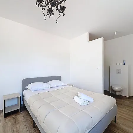 Maison Proche Clermont Et Riom 4 Et 4 Sbd , Climatise Avec Parking Gratuit *