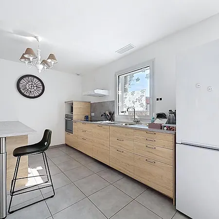 Maison Proche Clermont Et Riom 4 Et 4 Sbd , Climatise Avec Parking Gratuit