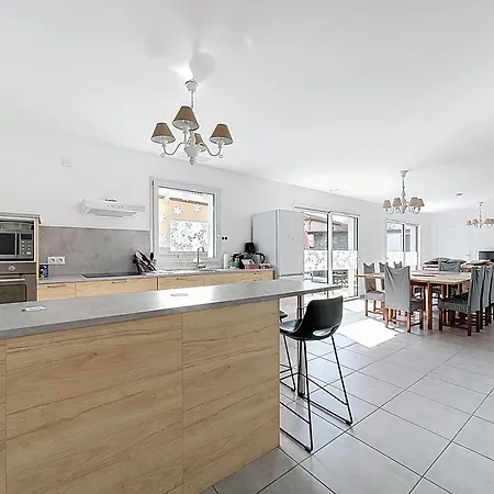 شقة Maison Proche Clermont Et Riom 4 Et 4 Sbd , Climatise Avec Parking Gratuit