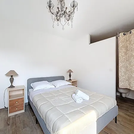 Appartement Maison Proche Clermont Et Riom 4 Et 4 Sbd , Climatisé Avec Parking Gratuit *