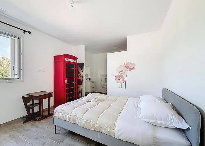 Maison Proche Clermont Et Riom 4 Et 4 Sbd , Climatisé Avec Parking Gratuit Appartement Marsat