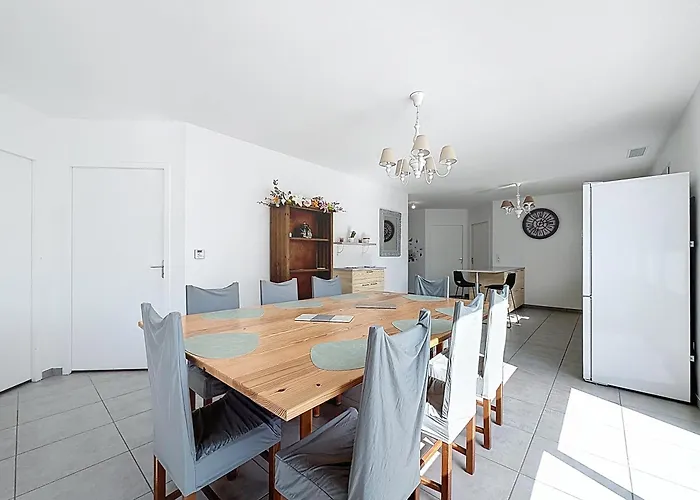 Maison Proche Clermont Et Riom 4 Et 4 Sbd , Climatise Avec Parking Gratuit Apartmán *