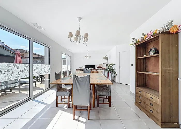 Maison Proche Clermont Et Riom 4 Et 4 Sbd , Climatise Avec Parking Gratuit * Marsat