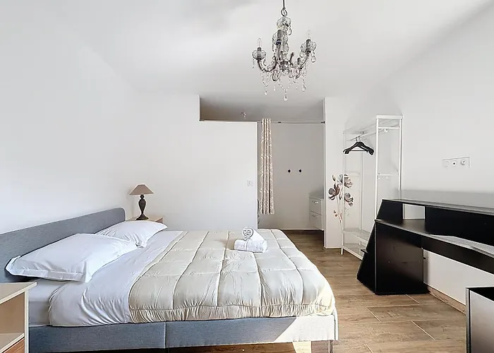 Maison Proche Clermont Et Riom 4 Et 4 Sbd , Climatise Avec Parking Gratuit * Marsat